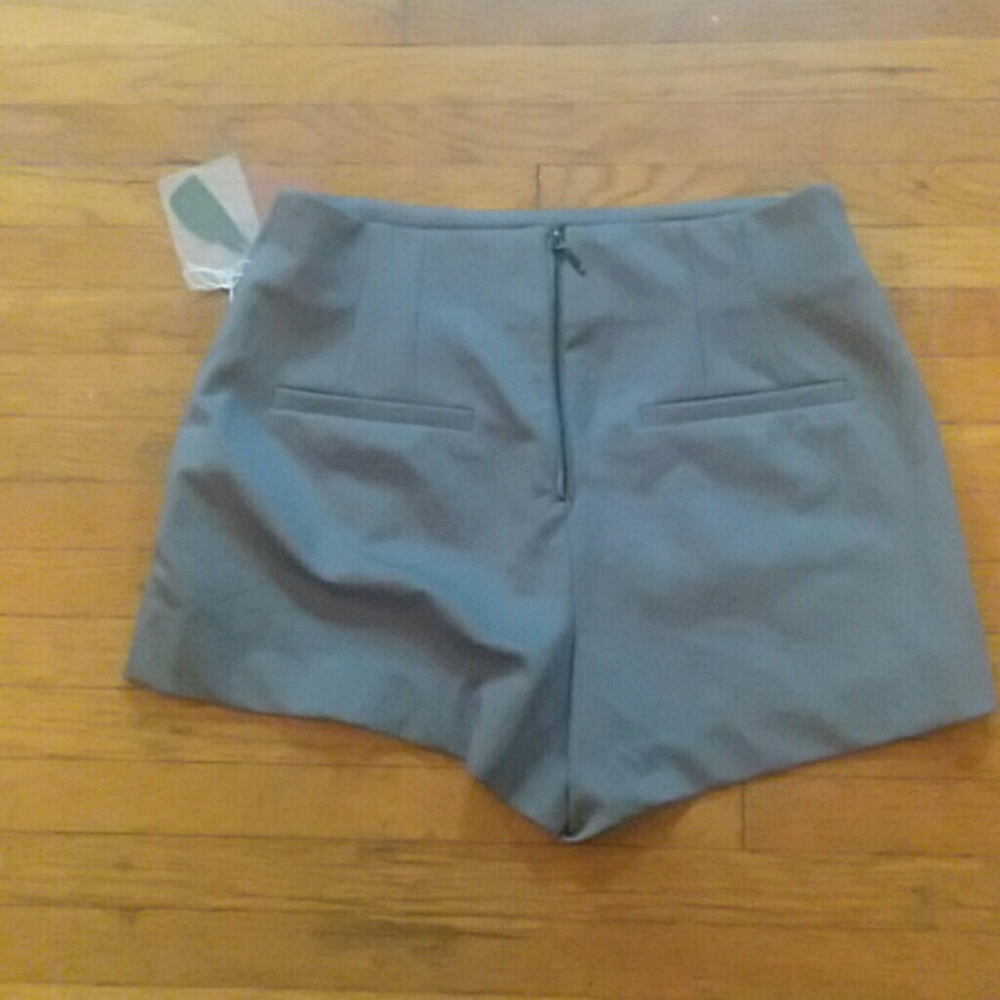 Forever 21 Shorts - Picture 2 of 3